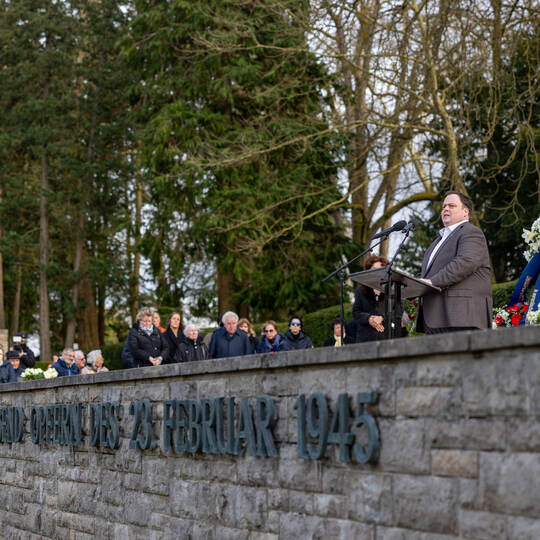 Gedenken Hauptfriedhof Bombenangriff
