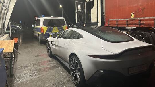 Zoll stoppt Aston Martin