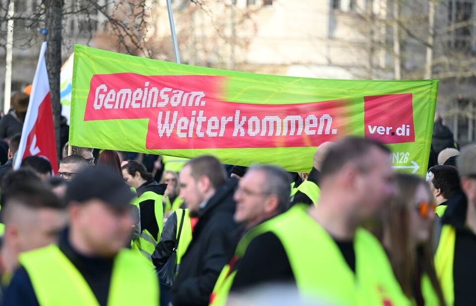 Warnstreik im Nahverkehr - Berlin
