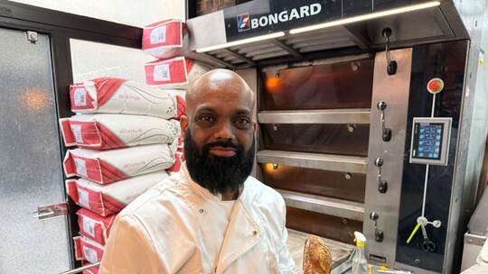 Kleiner Stadtteil-Bäcker gewinnt Pariser Baguette-Wettstreit Kleiner Stadtteil-Bäcker gewinnt Pariser Baguette-Wettstreit