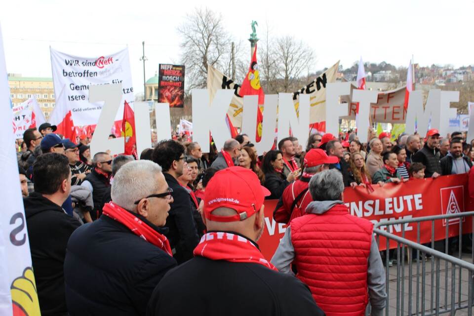 Gewerkschaften rufen Beschäftigte und Bürger zur Demonstration