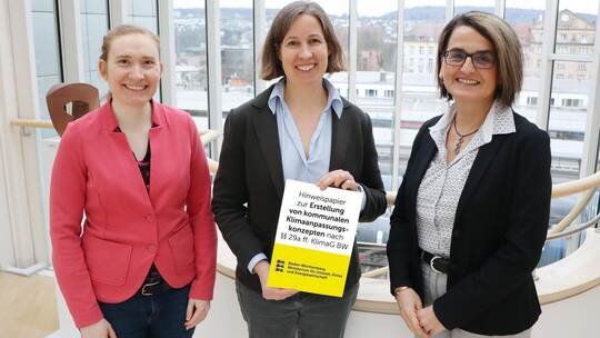 Stehen in den Startlöchern, um das Klimaanpassungskonzept für den Enzkreis zu erarbeiten: Friederike Würth, Dezernentin Hilde Ne