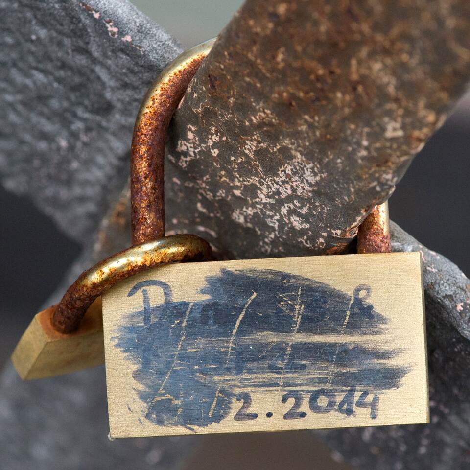 Liebesschlösser - gebrochene Herzen