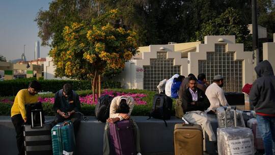 Gestrandete Passagiere am Flughafen in Dubai