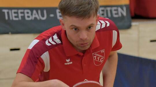 Mutschelbach mit Kenan Hrnic siegte verdient beim Tabellendrittletzten Freiburg. Foto: Michael Ripberger