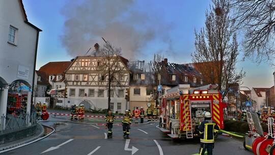 Großbrand in Pleidelsheim - Hotel evakuiert