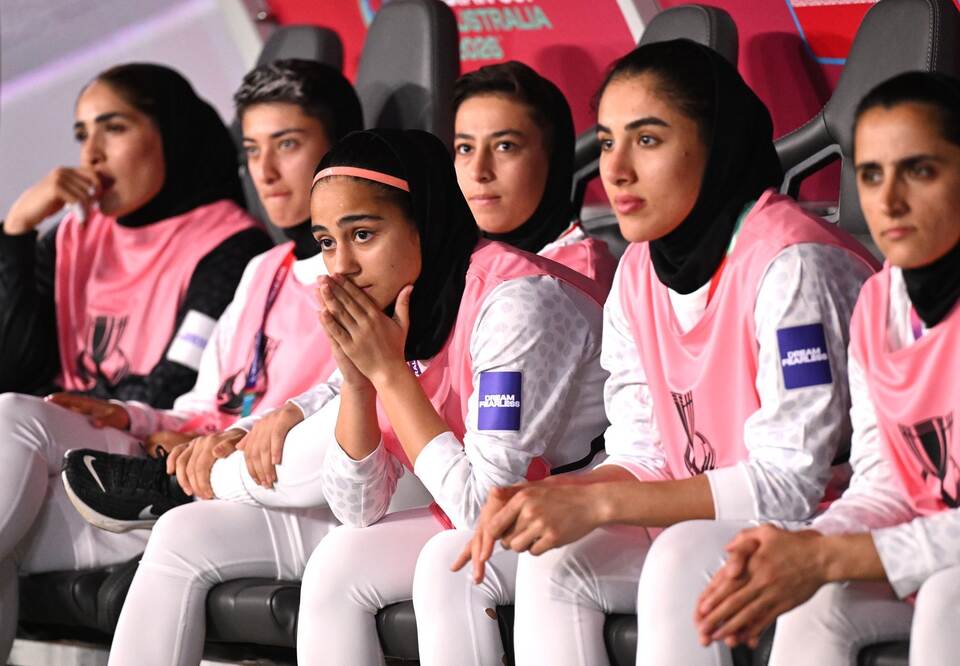 Iran-Krieg - Irans Fußballerinnen schweigen bei Nationalhymne