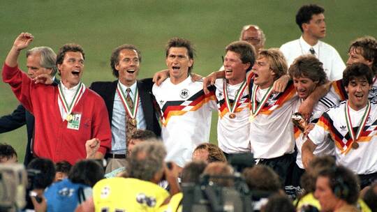1990 wird Deutschland Fußball-Weltmeister 1990 wird Deutschland Fußball-Weltmeister