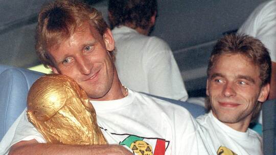 Andreas Brehme (l) und Thomas Häßler Andreas Brehme (l) und Thomas Häßler