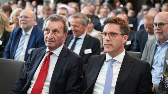 Günther H. Oettinger (l) und Manuel Hagel (r)