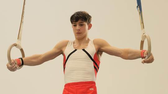 Lenny Neff von der WKG Wilferdingen/Nöttingen im Kreuzhang. Foto: Tom Arendt