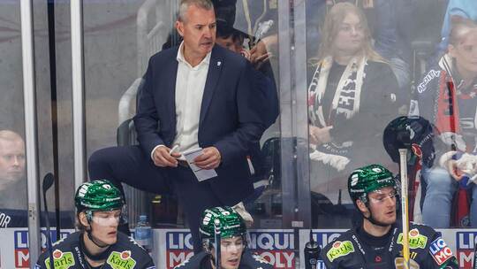 Trainer Serge Aubin von den Eisbären Berlin Trainer Serge Aubin von den Eisbären Berlin