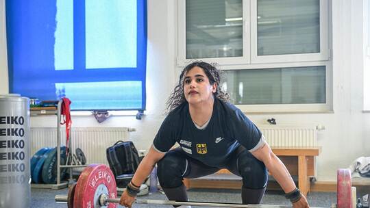 Deutsch-iranische Gewichtheberin Yekta Jamali