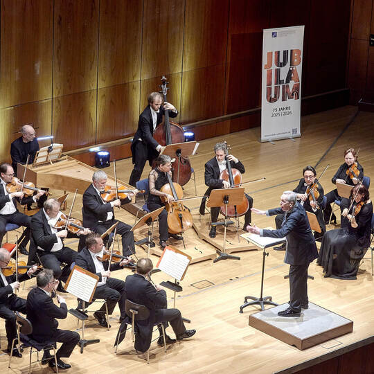 Im CCP. Südwestdeutsches Kammerorchester (SWDKO) "Über Brücken". Leitung: Douglas Bostock.