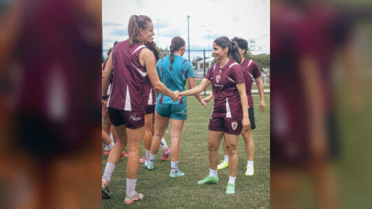 Iranische Fußballspielerinnen trainieren in Australien