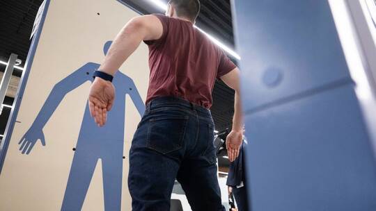 Sicherheitskontrolle am Stuttgarter Flughafen Sicherheitskontrolle am Stuttgarter Flughafen