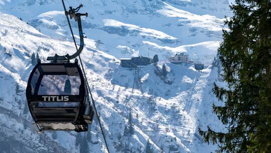 Gondel in Schweizer Skigebiet abgestürzt