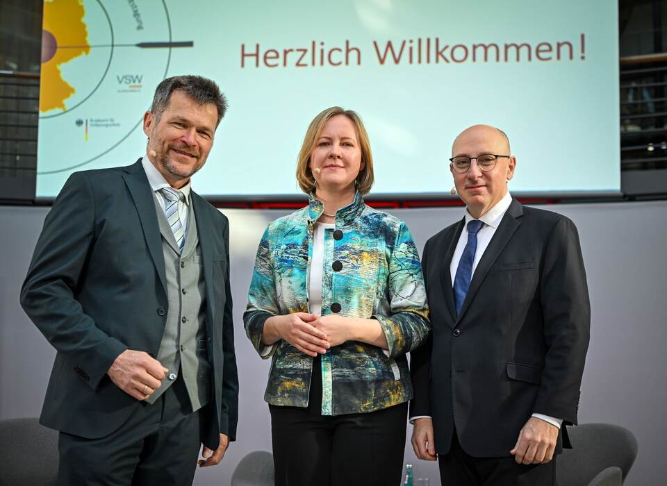 19. Sicherheitstagung des Bundesamtes für Verfassungsschutz 19. Sicherheitstagung des Bundesamtes für Verfassungsschutz