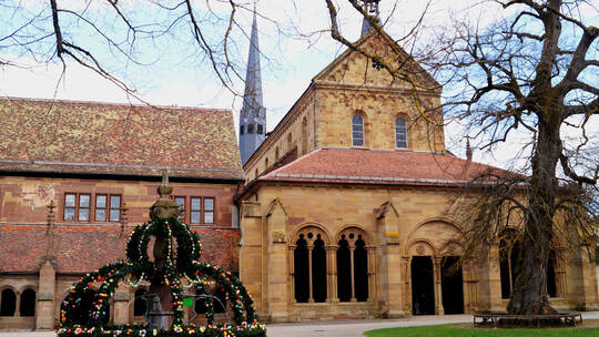 So beliebt ist kein anderes Kloster im Land: Das Kloster Maulbronn ist ein Publikumsmagnet. FRommer