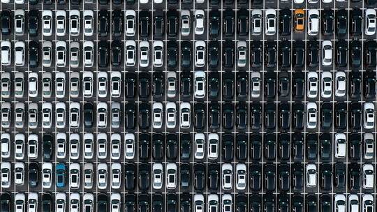 Autos am Hafen von Dalian