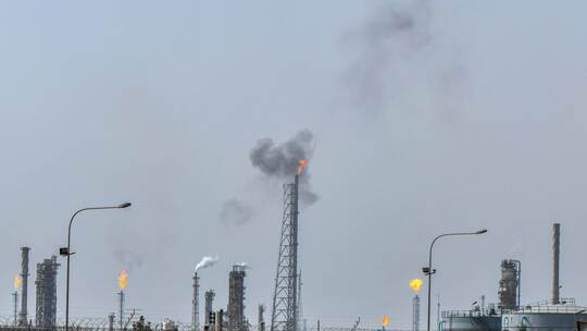 Iran-Krieg - Ölraffinerie in Kuwait