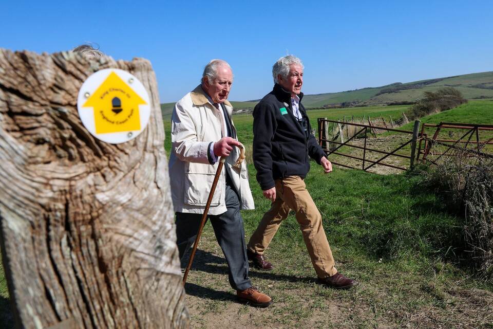 König Charles III. eröffnet Naturschutzgebiet