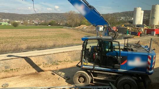 Baggerfahrer bei ICE-Unfall nahe Gelnhausen verletzt