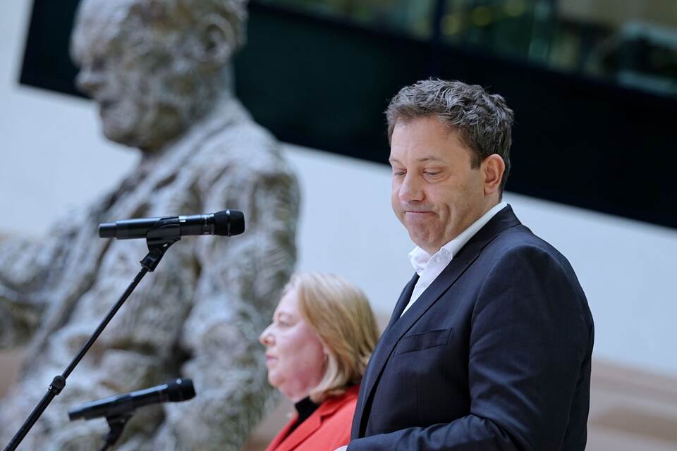 Gremiensitzungen und Statements der Bundesparteien