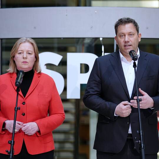 Gremiensitzungen und Statements der Bundesparteien