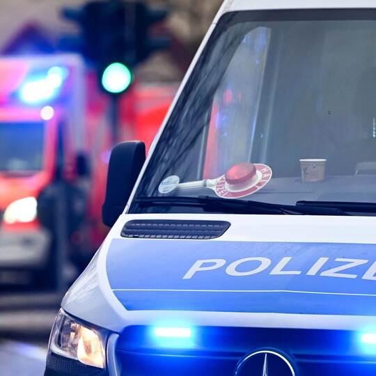 Illustration - Polizei und Krankenwagen