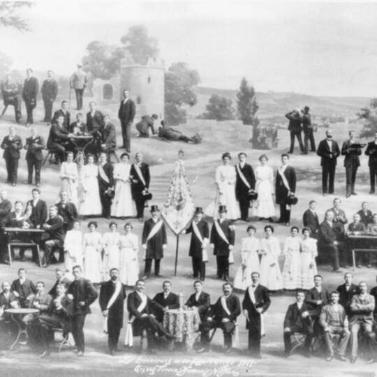 Blick in die Vergangenheit: Das Foto zeigt den Gesangverein Niefern, hier noch unter dem Namen „Harmonie Niefern“ im Zuge der Fa