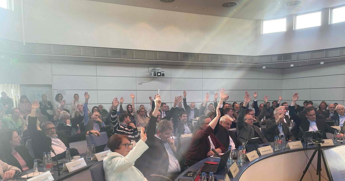 Live ticker for review: District council unanimously decides to close the ...