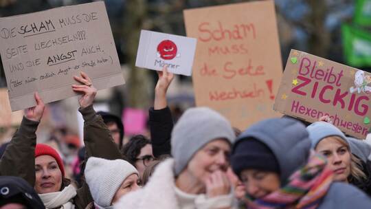 Demonstration gegen sexualisierte Gewalt gegen Frauen Demonstration gegen sexualisierte Gewalt gegen Frauen