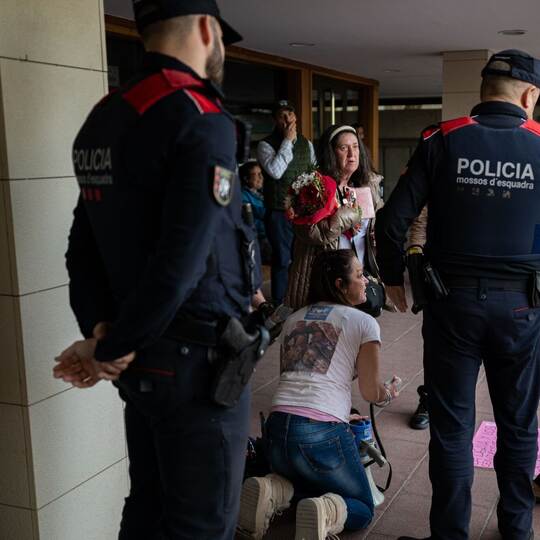 Aktive Sterbehilfe für junge Frau spaltet Spanien