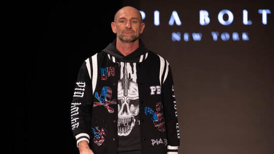 In New York läuft Vladimir Pavlic zum ersten Mal über den Laufsteg. Pavlic