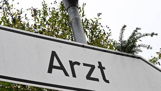 Arzt - Hinweisschild