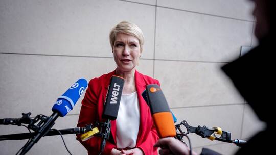 Sondersitzung des SPD-Präsidiums zur Reformagenda Sondersitzung des SPD-Präsidiums zur Reformagenda