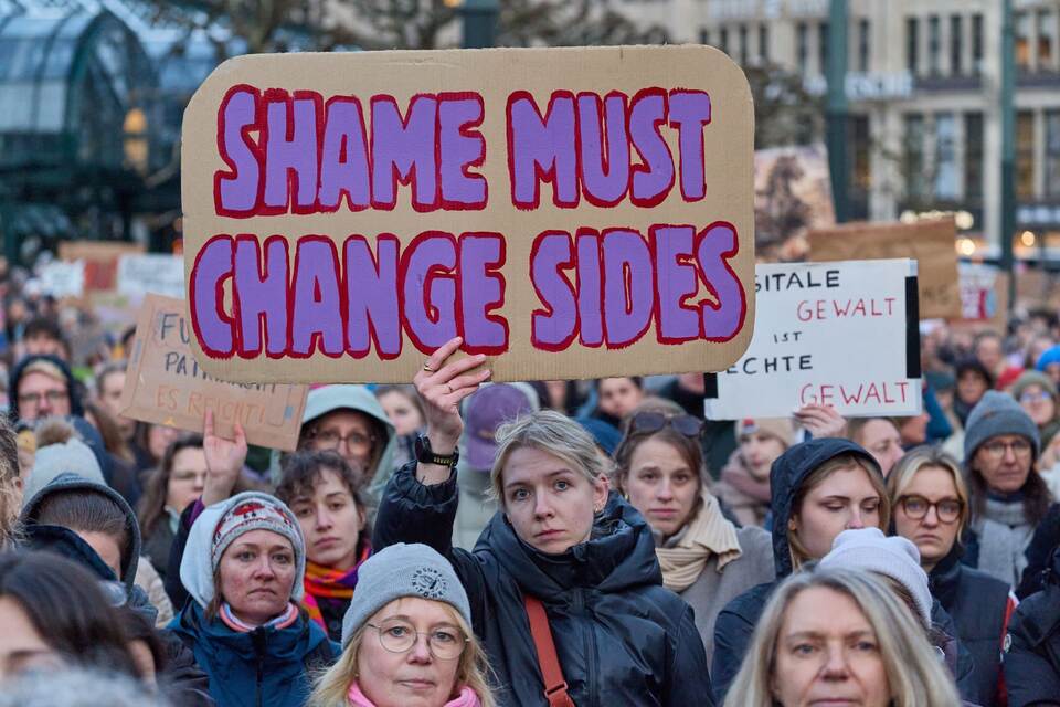 Demonstration gegen sexualisierte Gewalt gegen Frauen Demonstration gegen sexualisierte Gewalt gegen Frauen