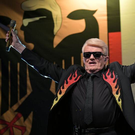 Konzert des Sängers Heino aus Solidarität mit Feuerwehrmann
