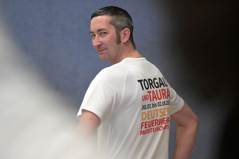 Konzert des Sängers Heino aus Solidarität mit Feuerwehrmann Konzert des Sängers Heino aus Solidarität mit Feuerwehrmann