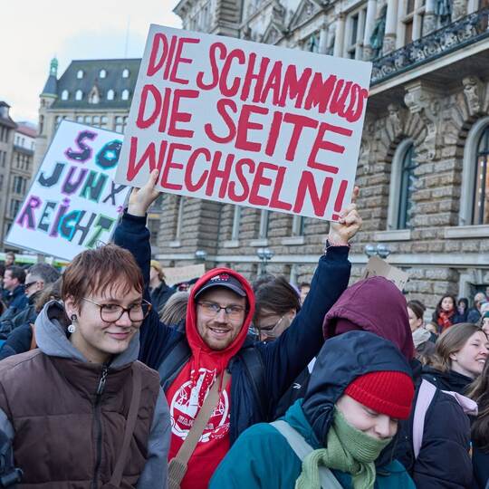 Demonstration gegen sexualisierte Gewalt gegen Frauen