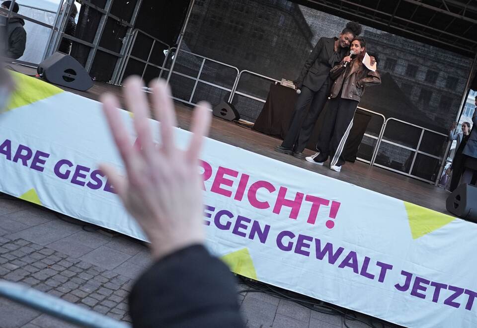 Demonstration gegen sexualisierte Gewalt gegen Frauen