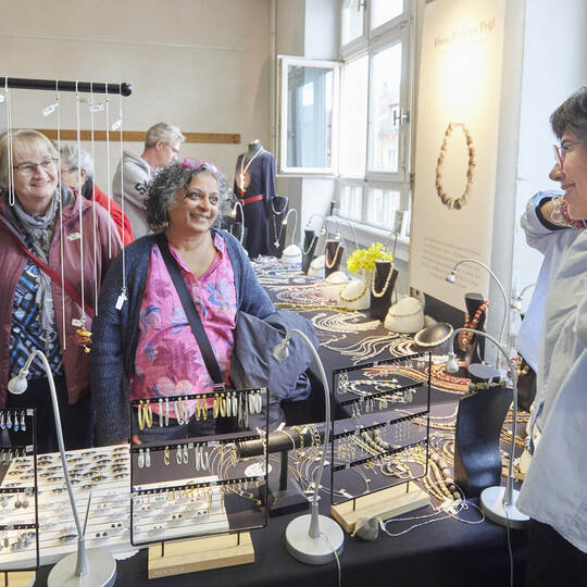 "Das Gelbe vom Ei" kip-Kunsthandwerkermarkt