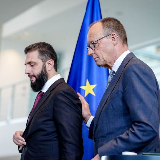 Syriens Übergangspräsident Ahmed al-Scharaa besucht Berlin