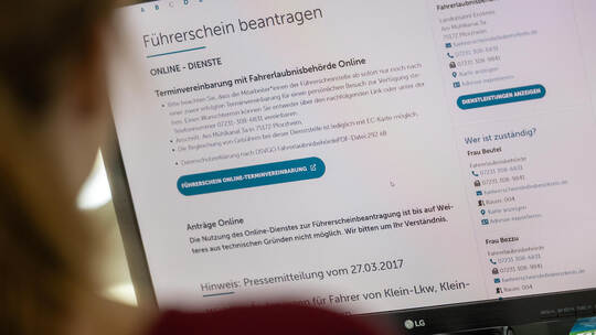 Enzkreis Führerschein Symbolbild