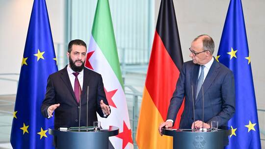 Syriens Übergangspräsident Ahmed al-Scharaa im Kanzleramt Syriens Übergangspräsident Ahmed al-Scharaa im Kanzleramt