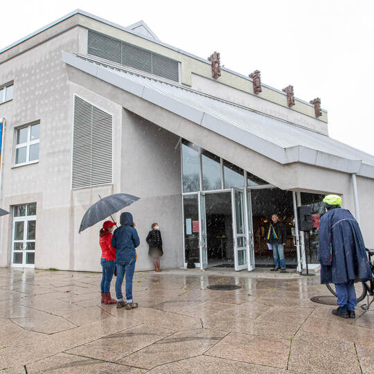 Friedensmahnwache Theater Pax Christi