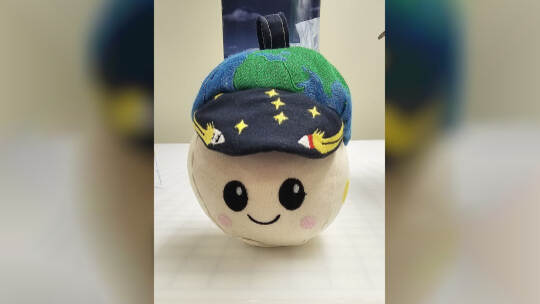 Das Schwerelosigkeits-Maskottchen "Rise" Das Schwerelosigkeits-Maskottchen "Rise"