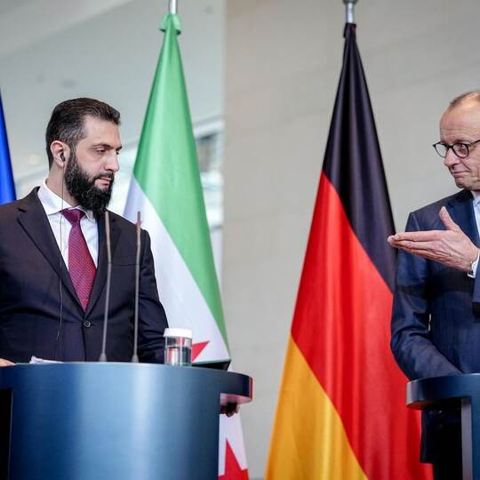 Syriens Übergangspräsident Ahmed al-Scharaa in Berlin