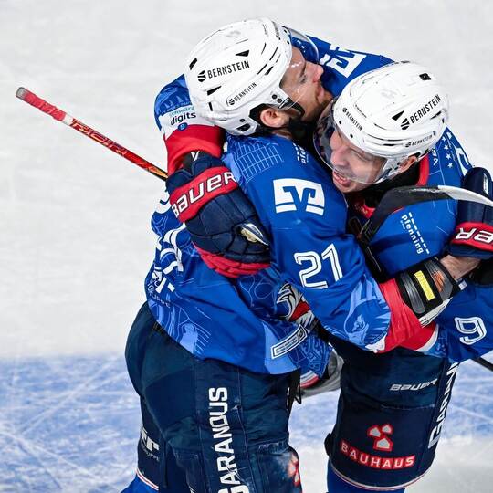 Adler Mannheim - Pinguins Bremerhaven